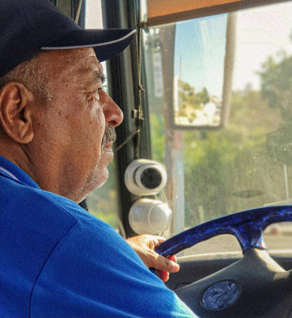 Motorista na estrada